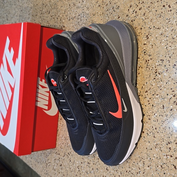 Nike Air Max Pulse - Picture 1 of 10